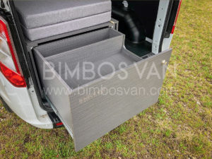 Mueble cama Camper Ford Custom. Bimbos Van. Taller camperización