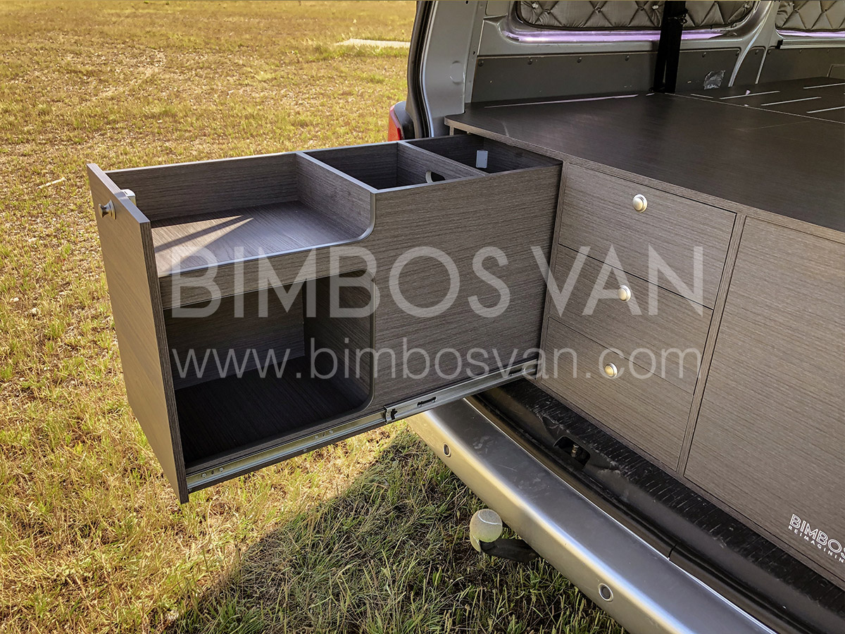Mueble cama y cocina para VW larga. Bimbos Van