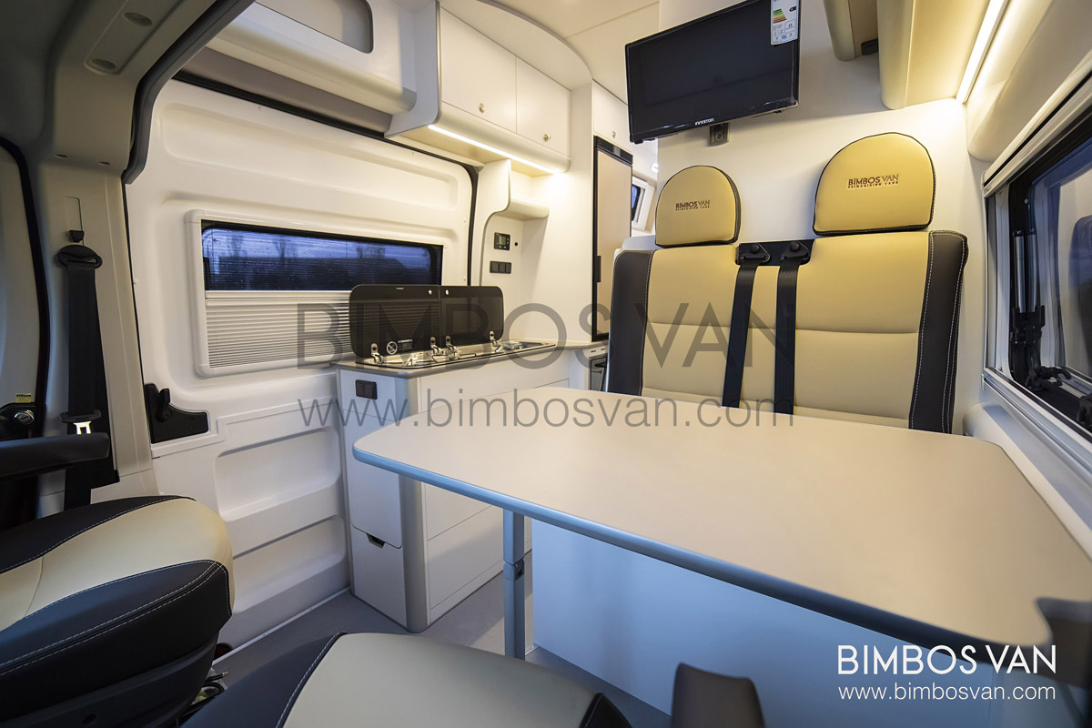 Ducato H3 L4 Camper con garaje para paramotor y bicicletas. Bimbos Van equipación de furgonetas