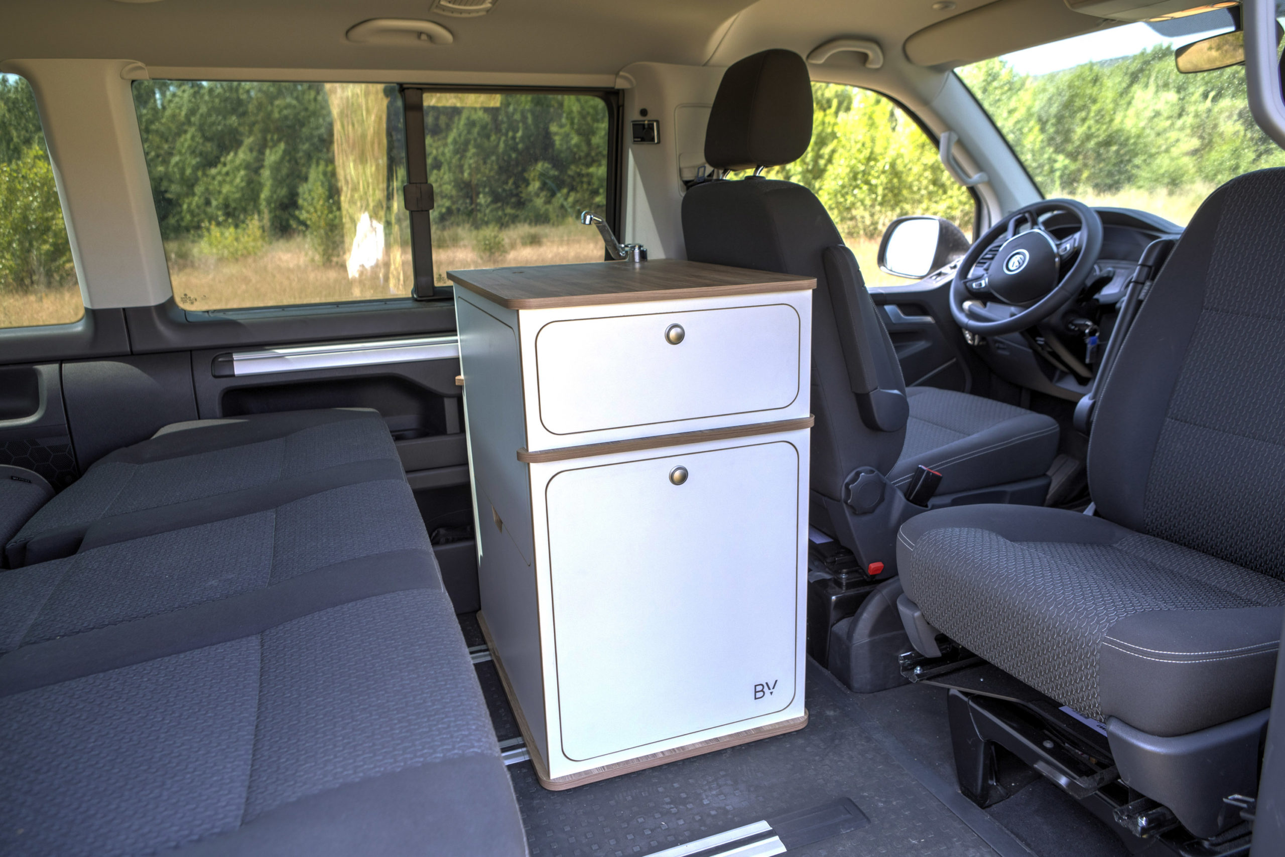 Mueble VW cocina para nevera, mesa y fogón. Bimbos Van