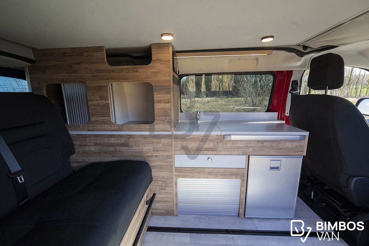 Opel Vivaro Red. Bimbos Van.