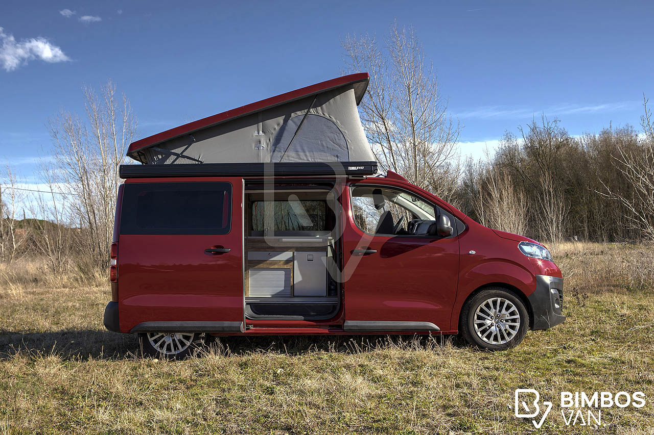 Opel Vivaro Red. Bimbos Van.