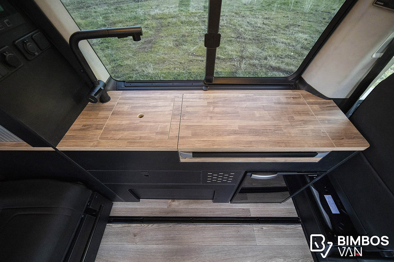 VW_T6_Black_edition_02